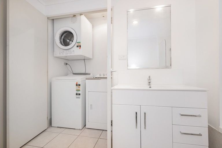 Photo of property in 86 Albert Street, Whitianga, 3510