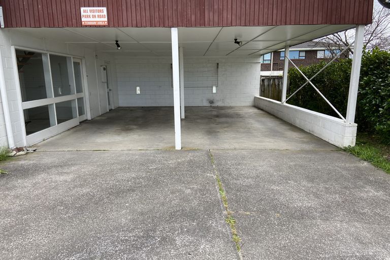 Photo of property in 108 Te Atatu Road, Te Atatu South, Auckland, 0610