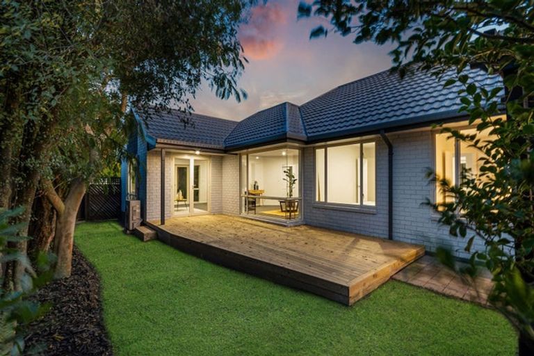 Photo of property in 4 Monterey Place, Parklands, Christchurch, 8083