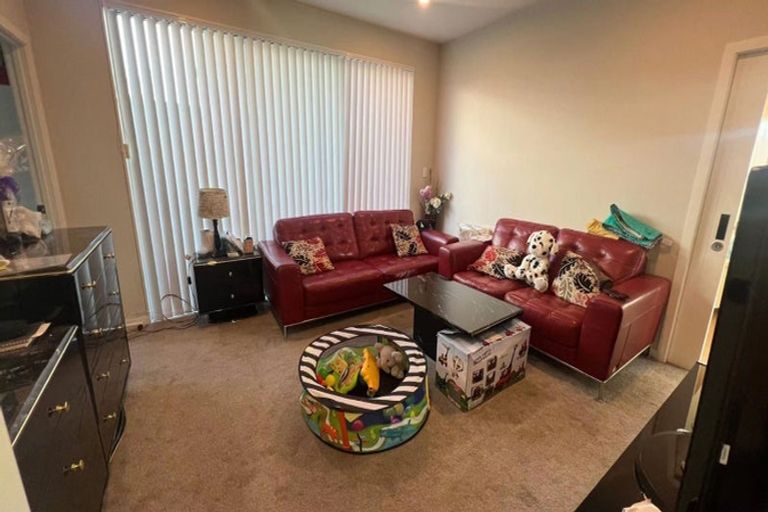 Photo of property in 1 Allegro Way, Oteha, Auckland, 0632