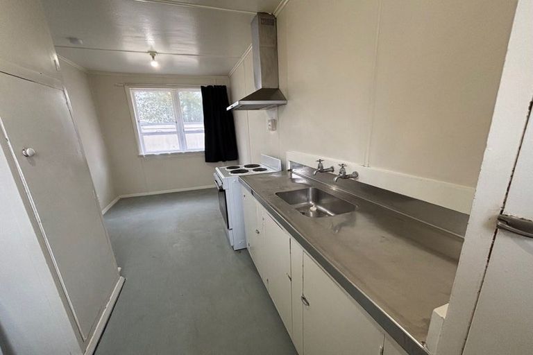 Photo of property in 713-715 Kiwi Street, Camberley, Hastings, 4120