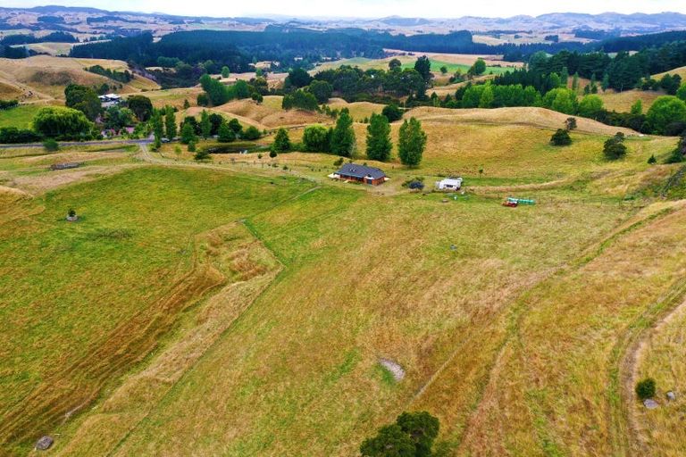 Photo of property in 1795 Dartmoor Road, Dartmoor, Napier, 4186