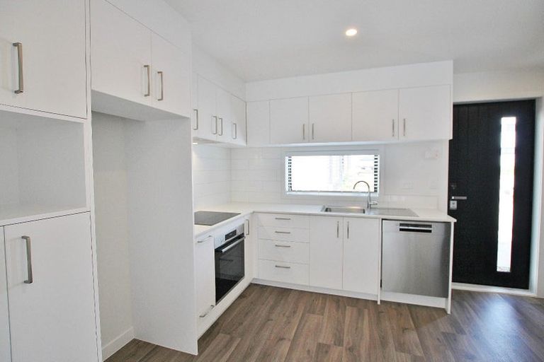 Photo of property in 31 Whanui Place, Mangere Bridge, Auckland, 2022