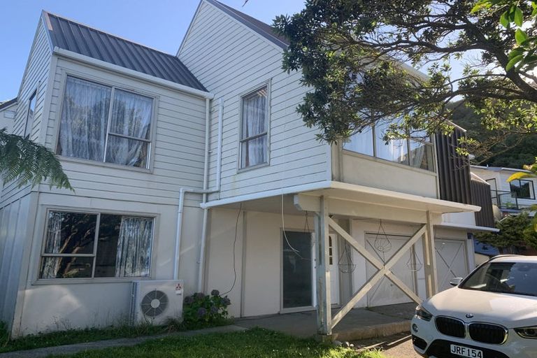 Photo of property in 27 Paddington Grove, Karori, Wellington, 6012