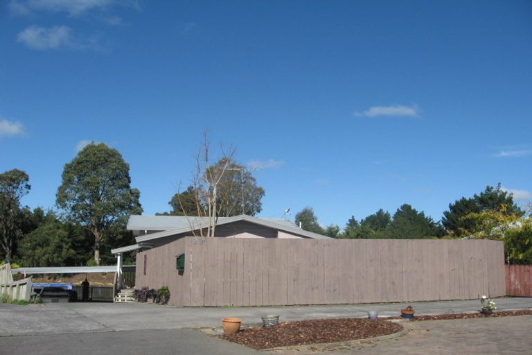 Photo of property in 2/21 Lochend Place, Highland Park, Auckland, 2010