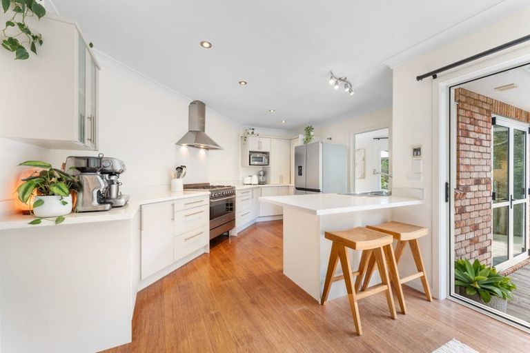 Photo of property in 16 Kunzea Place, Greenhithe, Auckland, 0632