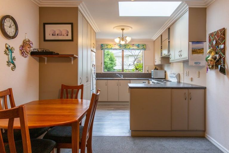 Photo of property in 12 Windsor Street, Dannevirke, 4930