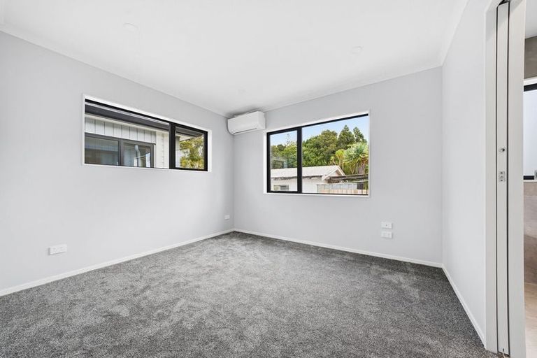 Photo of property in 9 Eastglen Road, Glen Eden, Auckland, 0602