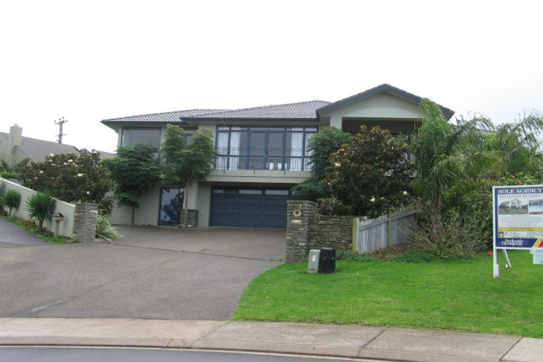Photo of property in 17 Dorchester Place, Orewa, 0931
