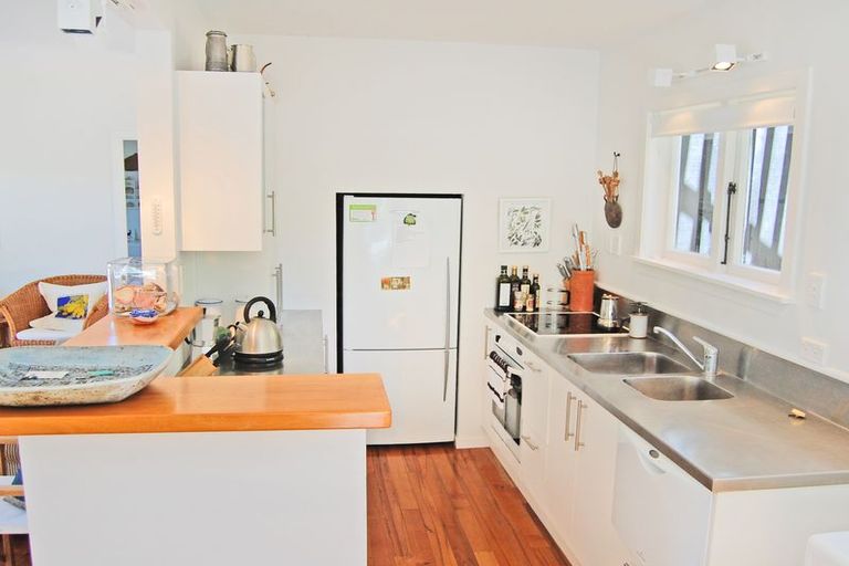 Photo of property in 62 Clinton Road, Tawharanui Peninsula, Matakana, 0986