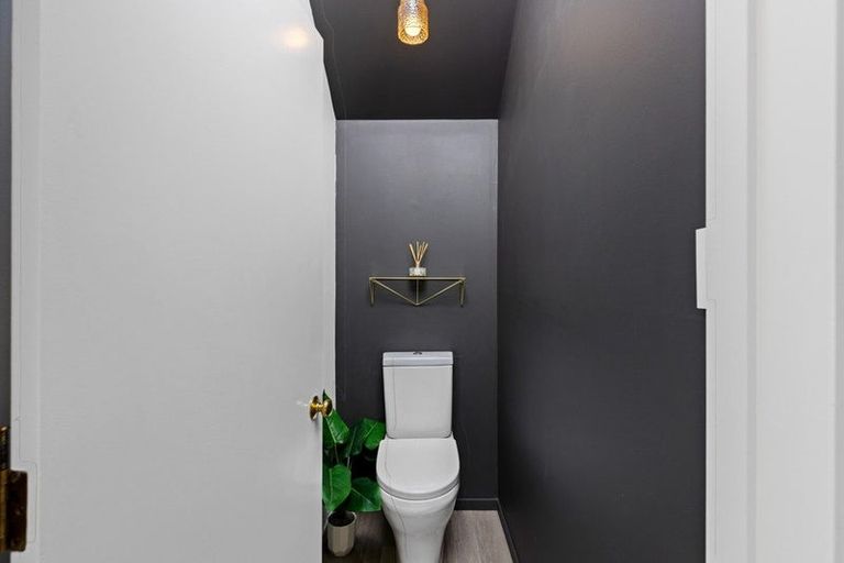 Photo of property in 3/93 Aikmans Road, Merivale, Christchurch, 8014