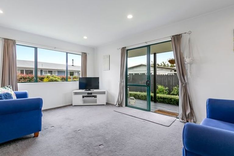 Photo of property in 19 Swan Crescent, Pakuranga, Auckland, 2010