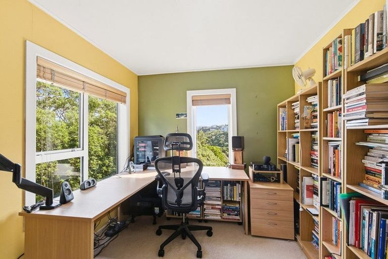 Photo of property in 92 Amritsar Street, Khandallah, Wellington, 6035