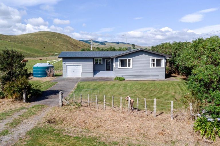 Photo of property in 667 Waitahora Valley Road, Waitahora, Dannevirke, 4971