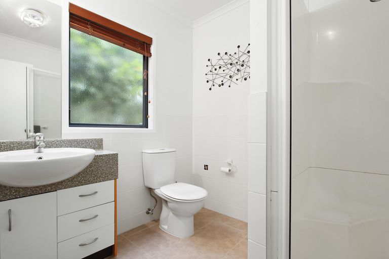 Photo of property in 90e Atkinson Road, Titirangi, Auckland, 0604