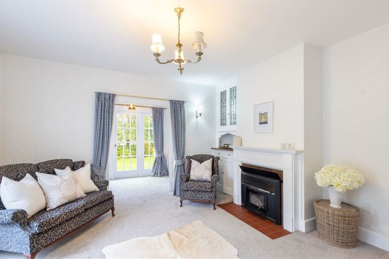 Photo of property in 24 Snowdon Road, Fendalton, Christchurch, 8052