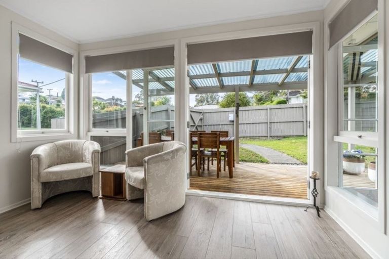 Photo of property in 1/51 Selwyn Crescent, Forrest Hill, Auckland, 0620