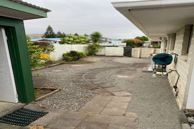Photo of property in 4 Andrew Street, Waikanae, 5036