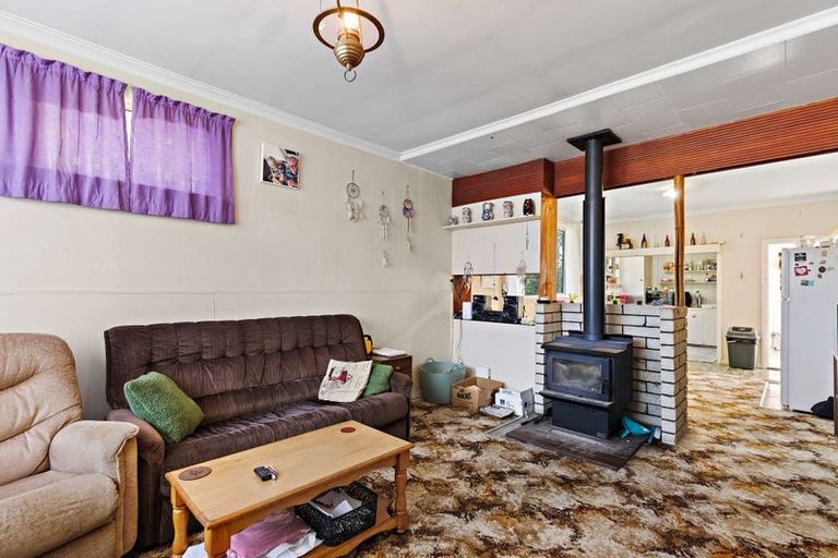 Photo of property in 10 Oturi Road, Waverley, 4510