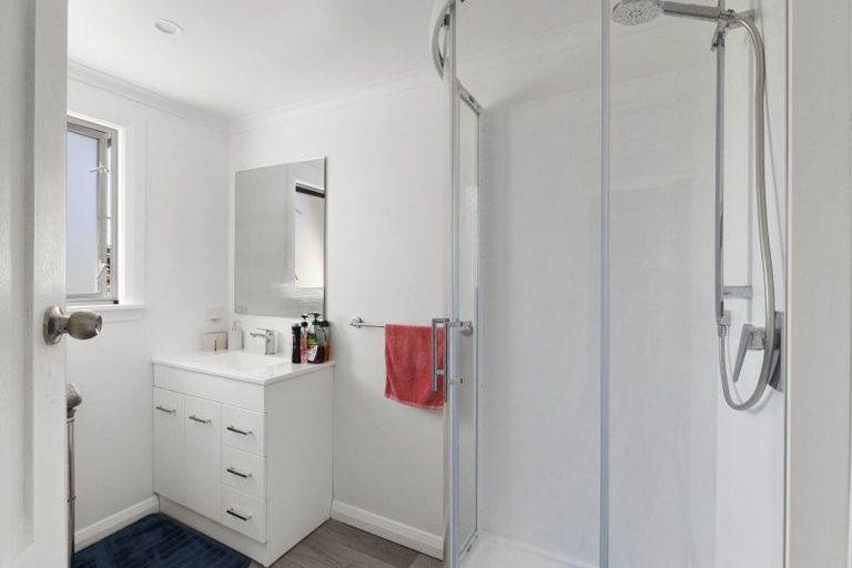 Photo of property in 82 Barrett Street, Westown, New Plymouth, 4310