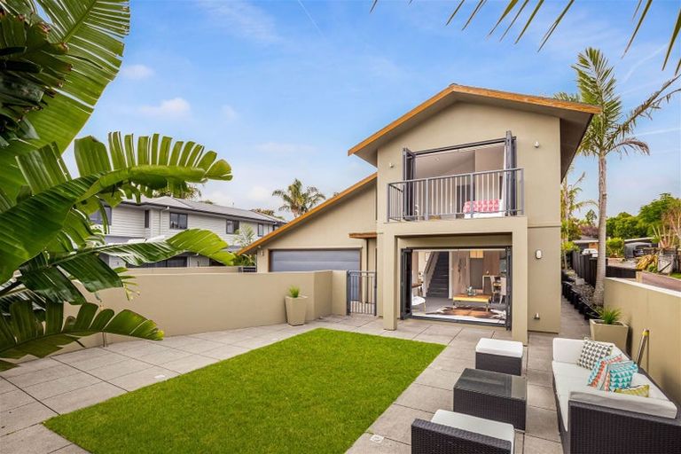 Photo of property in 48a Picasso Drive, West Harbour, Auckland, 0618