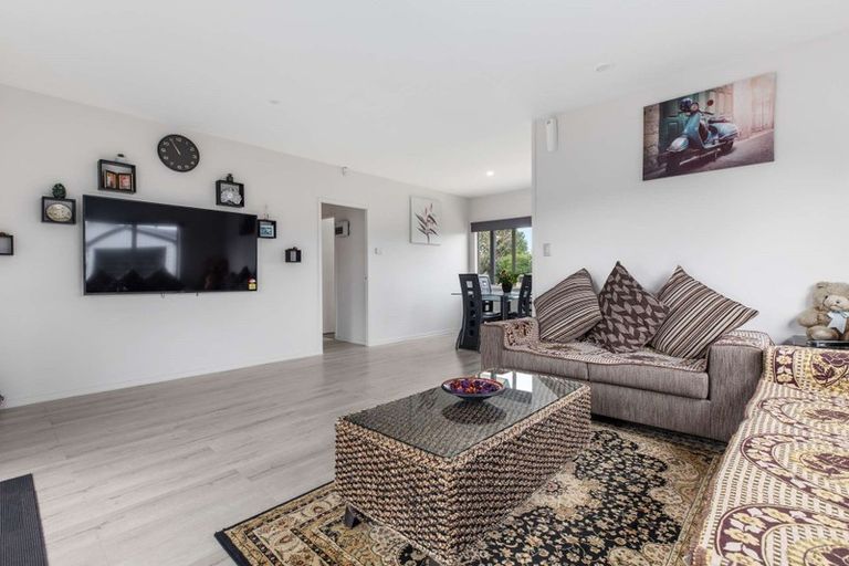 Photo of property in 15a Melleray Place, Randwick Park, Auckland, 2105
