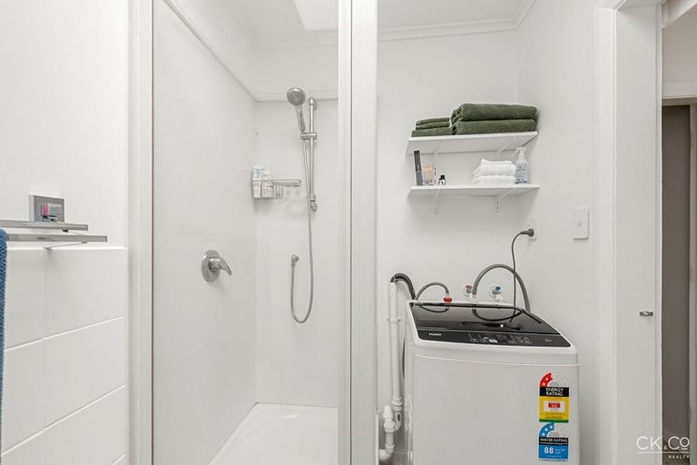 Photo of property in 2/26 Deller Grove, Silverstream, Upper Hutt, 5019