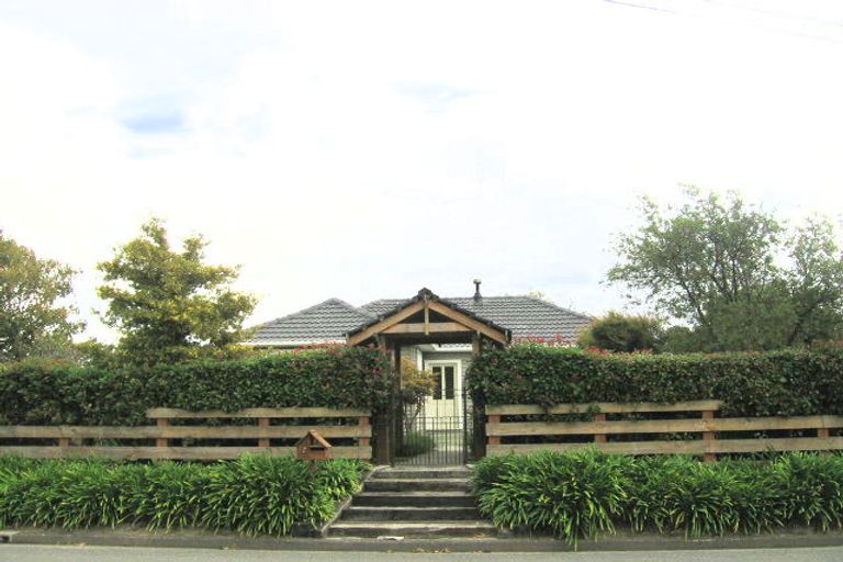 Photo of property in 12 Montgomery Crescent, Clouston Park, Upper Hutt, 5018