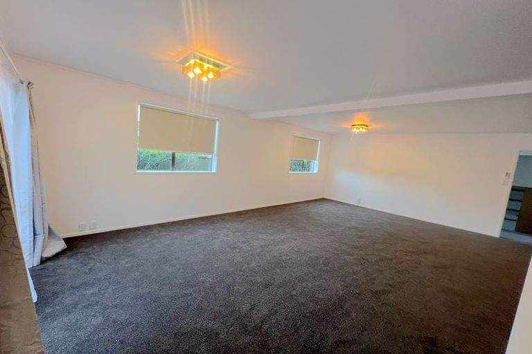 Photo of property in 1/55 Aberdeen Road, Castor Bay, Auckland, 0620