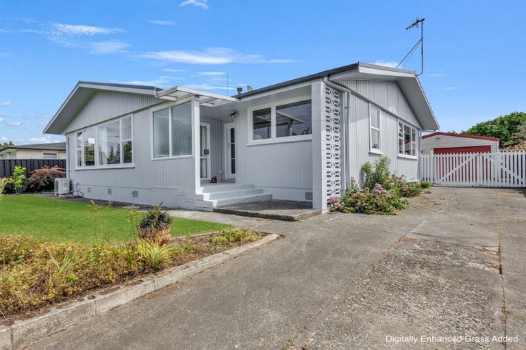 Photo of property in 13 Mangarau Crescent, Havelock North, 4130