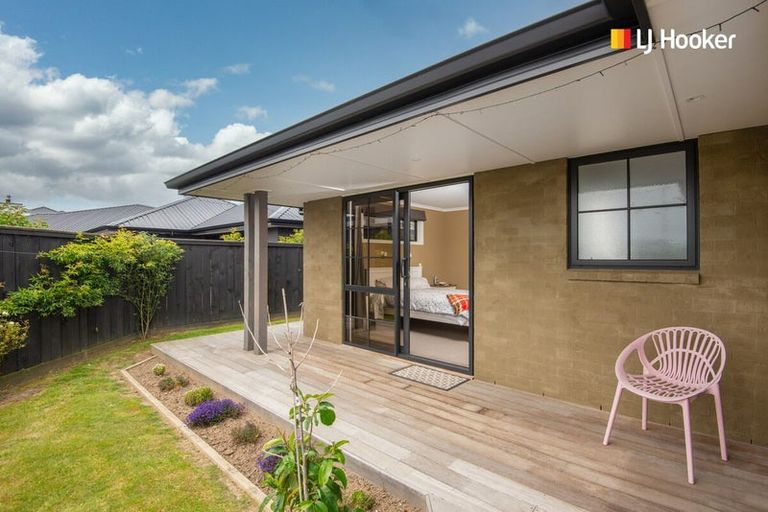 Photo of property in 8 Carrick Place, Mosgiel, 9024