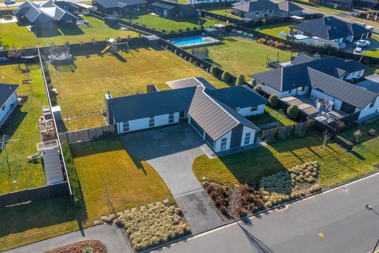 Photo of property in 90 Silver Peaks Drive, West Melton, 7618