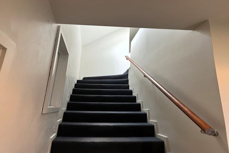 Photo of property in 15 Ruapehu Drive, Fitzherbert, Palmerston North, 4410