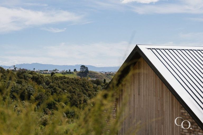 Photo of property in 42 Te Auhi Way, Welcome Bay, Tauranga, 3112