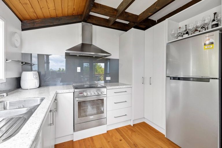 Photo of property in 5 Malters Place, Browns Bay, Auckland, 0630