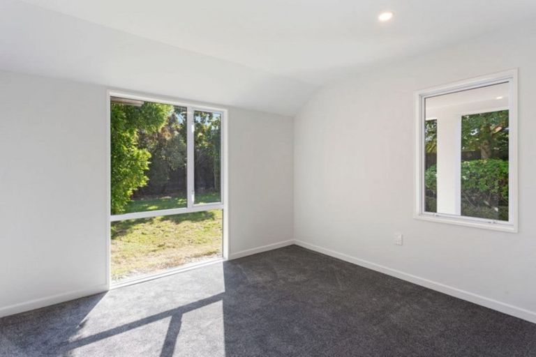 Photo of property in 24 Millcroft Place, Parklands, Christchurch, 8083