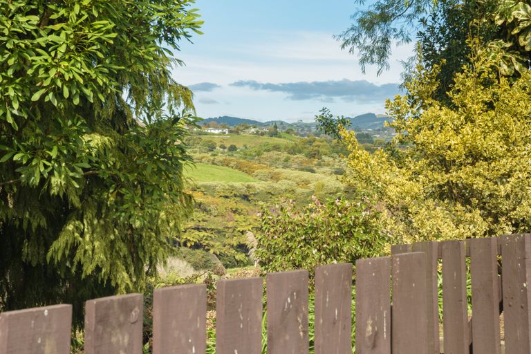 Photo of property in 136 Ohauiti Road, Hairini, Tauranga, 3112