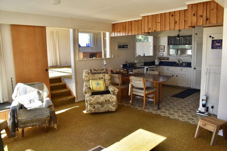 Photo of property in 4 Mahoe Street, Otaki Beach, Otaki, 5512