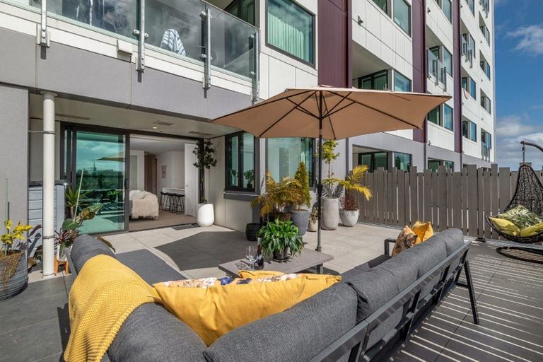 Photo of property in 205/8 Waikumete Road, Glen Eden, Auckland, 0602