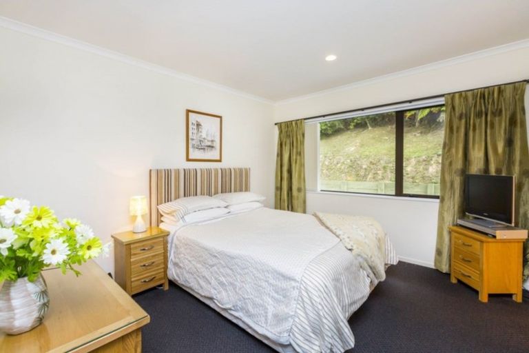 Photo of property in 40 King Charles Drive, Kingsley Heights, Upper Hutt, 5018