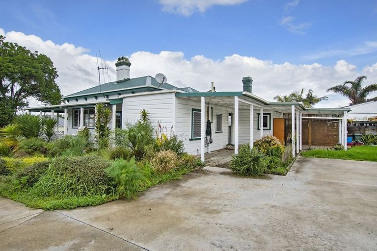 Photo of property in 24 First Avenue, Avenues, Whangarei, 0110