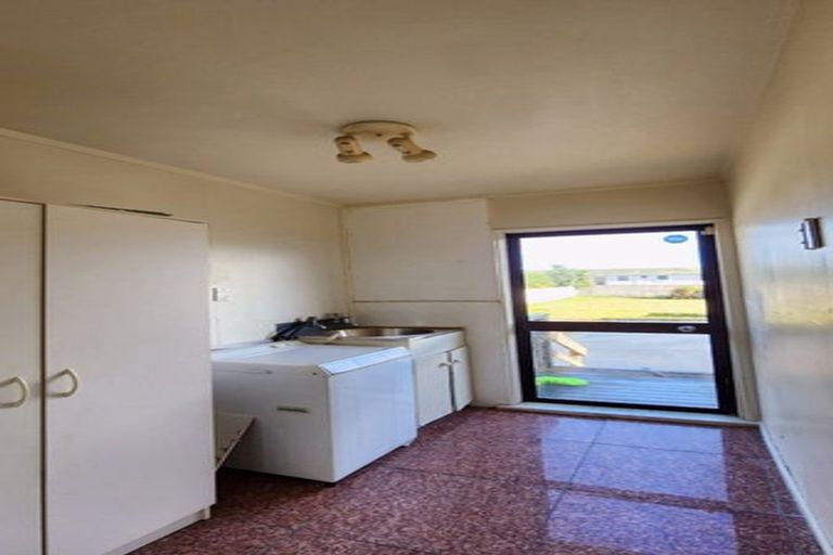 Photo of property in 5 Alan Avenue, Henderson, Auckland, 0610