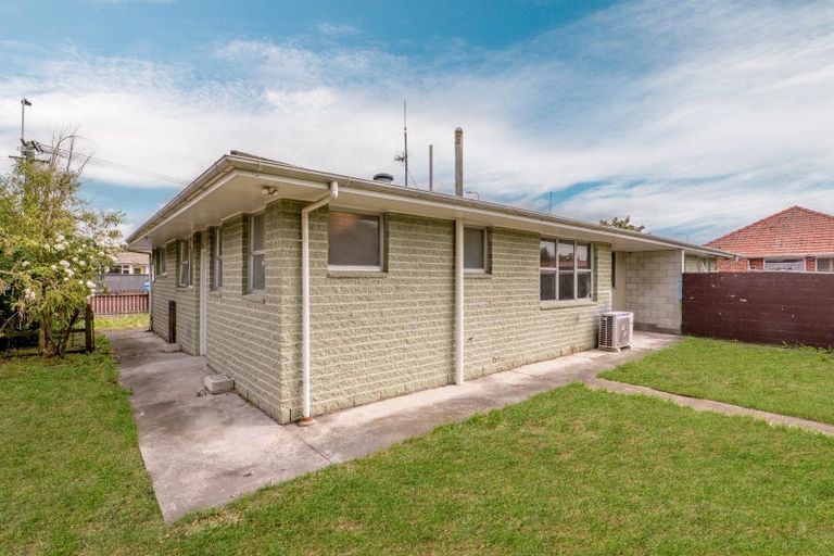 Photo of property in 2/99 Briggs Road, Shirley, Christchurch, 8052