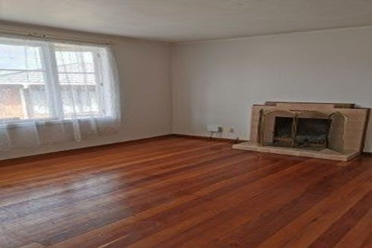 Photo of property in 6 Karamu Street, Te Atatu Peninsula, Auckland, 0610