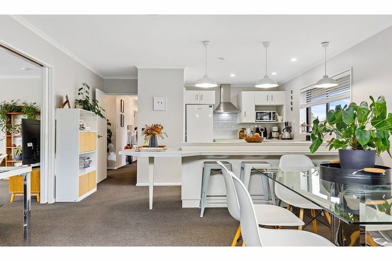 Photo of property in 61 Lowry Avenue, Redwood, Christchurch, 8051