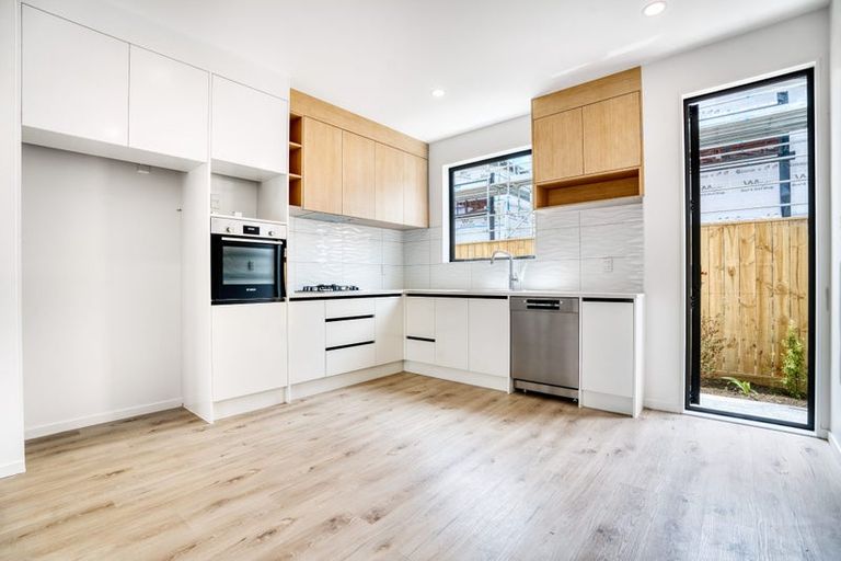 Photo of property in 10 Papai Lane, Massey, Auckland, 0614