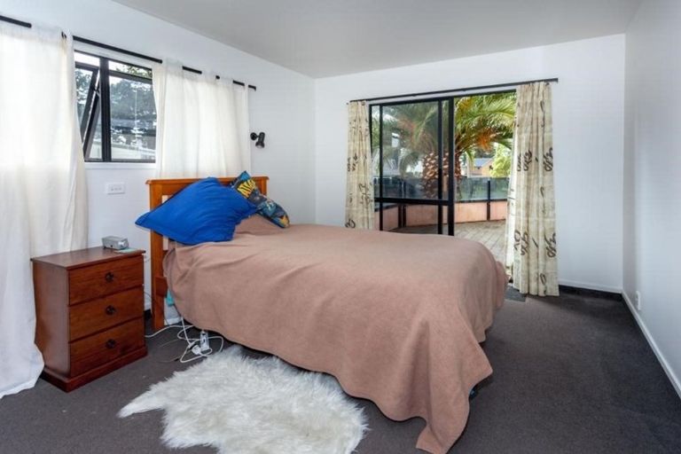 Photo of property in 114 Chevron Crescent, Whangamata, 3620