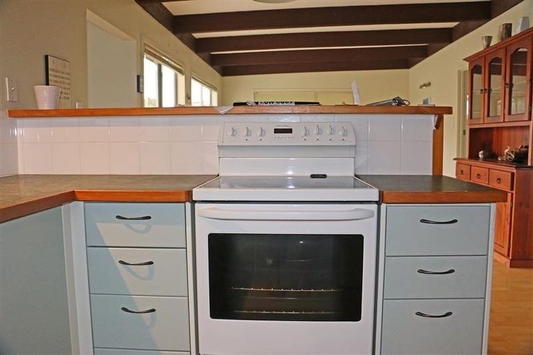 Photo of property in 16 Dawson Road, Snells Beach, 0920