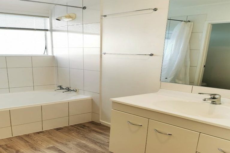 Photo of property in 1/14 Wood Street, Papakura, 2110