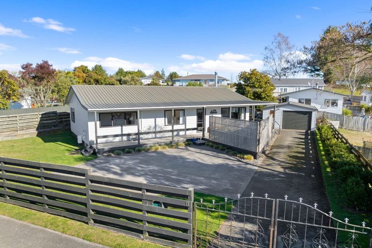Photo of property in 17 Kiddle Drive, Hilltop, Taupo, 3330